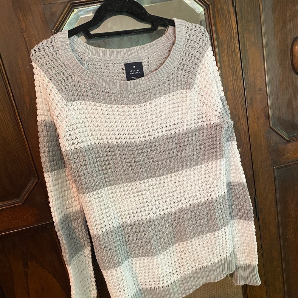 American Eagle sweater
